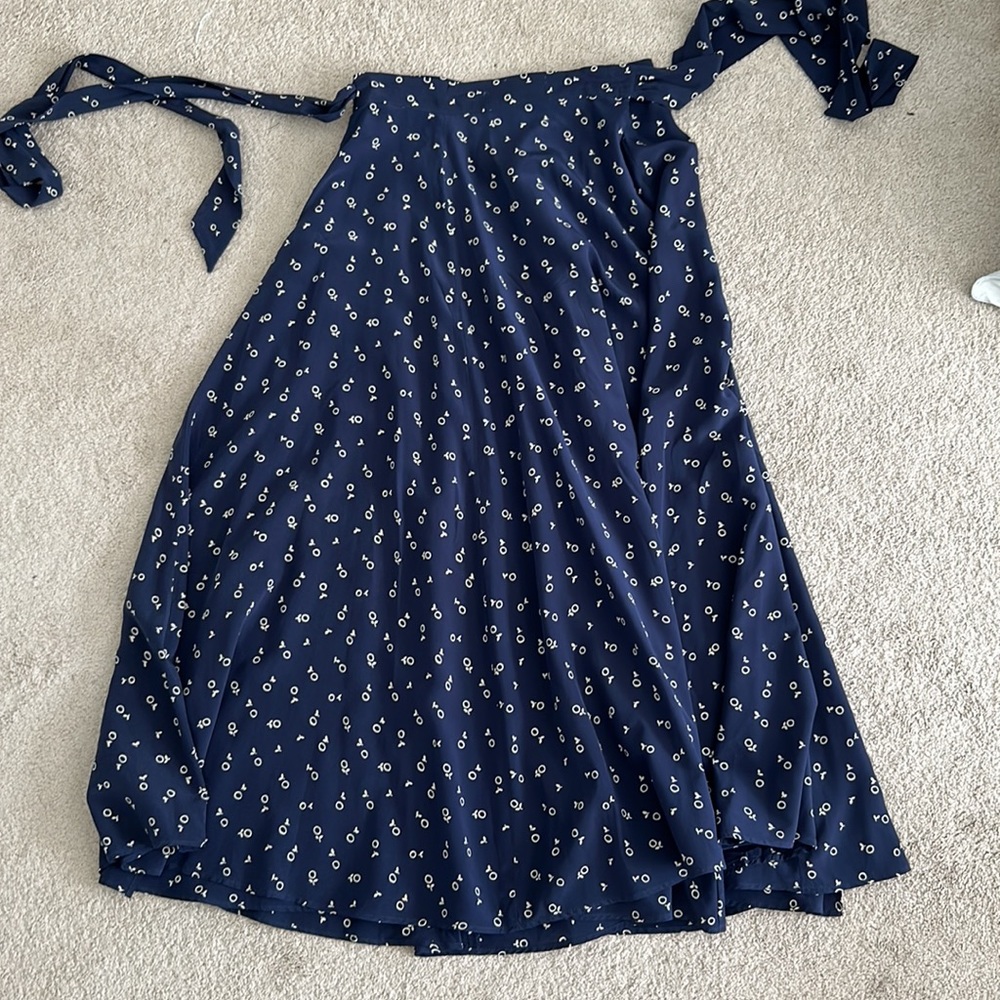 Amour Vert Women's Navy Floral Maxi Skirt, 100% Silk - Picture 2 of 4